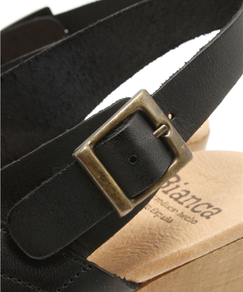 Khaju(カージュ)の「BIANCA:クロスサンダル(サンダル・レディース・ブラック/キャメル・35/38/36/37)」の9枚目の写真