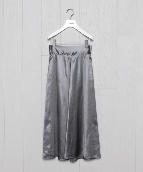 H　BEAUTY&YOUTH UNITED ARROWS（エイチビューティーアンドユースユナイテッドアローズ）の「＜H＞WET SATIN FLARE SKIRT/スカート（スカート・レディース・ネイビー/ダークグレー/ナチュラル・MEDIUM/SMALL）」の2枚目の写真