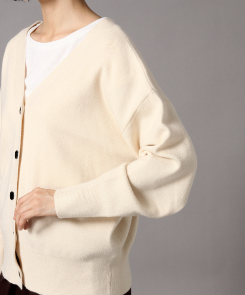 LOWRYS FARM（ローリーズファーム）の「ウスモチモチＶネックカーディガン　841673（カーディガン/ボレロ・レディース・アイボリー/ブラック/グレー/ベージュ/レッド・FREE）」の9枚目の写真