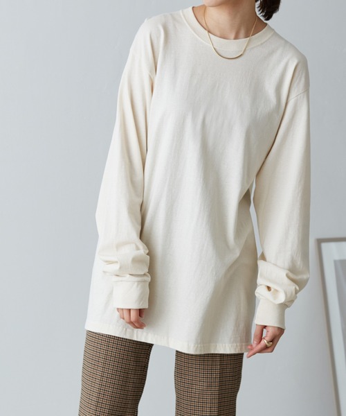 FRUIT OF THE LOOM（フルーツオブザルーム）の「【FRUIT OF THE LOOM フルーツオブザルーム】レディース オーバーサイズ クルーネック 長袖 Tシャツ（Tシャツ/カットソー・レディース・ホワイト/ブラック/チャコール/ブラウン系その他/ナチュラル/パープル/マルーン/ヘザーグレー/ネイビー・S/M/L）」の6枚目の写真