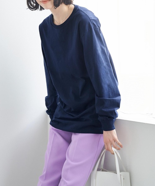 FRUIT OF THE LOOM（フルーツオブザルーム）の「【FRUIT OF THE LOOM フルーツオブザルーム】レディース オーバーサイズ クルーネック 長袖 Tシャツ（Tシャツ/カットソー・レディース・ホワイト/ブラック/チャコール/ブラウン系その他/ナチュラル/パープル/マルーン/ヘザーグレー/ネイビー・S/M/L）」の7枚目の写真