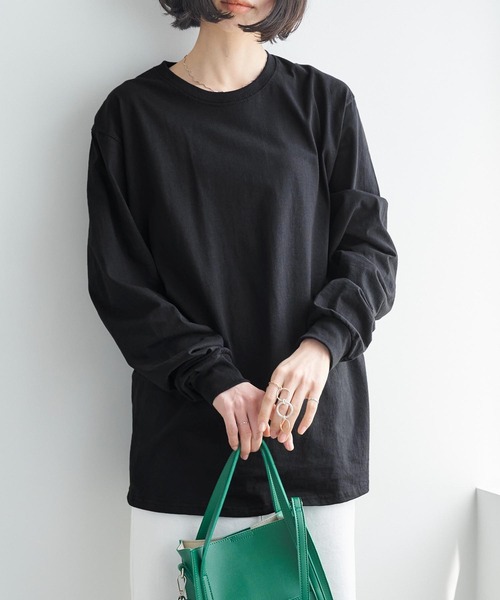 FRUIT OF THE LOOM（フルーツオブザルーム）の「【FRUIT OF THE LOOM フルーツオブザルーム】レディース オーバーサイズ クルーネック 長袖 Tシャツ（Tシャツ/カットソー・レディース・ホワイト/ブラック/チャコール/ブラウン系その他/ナチュラル/パープル/マルーン/ヘザーグレー/ネイビー・S/M/L）」の3枚目の写真