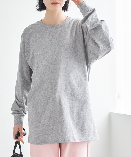 FRUIT OF THE LOOM（フルーツオブザルーム）の「【FRUIT OF THE LOOM フルーツオブザルーム】レディース オーバーサイズ クルーネック 長袖 Tシャツ（Tシャツ/カットソー・レディース・ホワイト/ブラック/チャコール/ブラウン系その他/ナチュラル/パープル/マルーン/ヘザーグレー/ネイビー・S/M/L）」の17枚目の写真