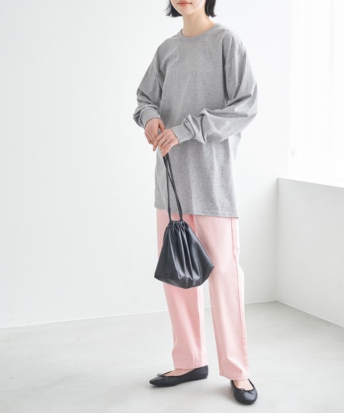 FRUIT OF THE LOOM（フルーツオブザルーム）の「【FRUIT OF THE LOOM フルーツオブザルーム】レディース オーバーサイズ クルーネック 長袖 Tシャツ（Tシャツ/カットソー・レディース・ホワイト/ブラック/チャコール/ブラウン系その他/ナチュラル/パープル/マルーン/ヘザーグレー/ネイビー・S/M/L）」の22枚目の写真