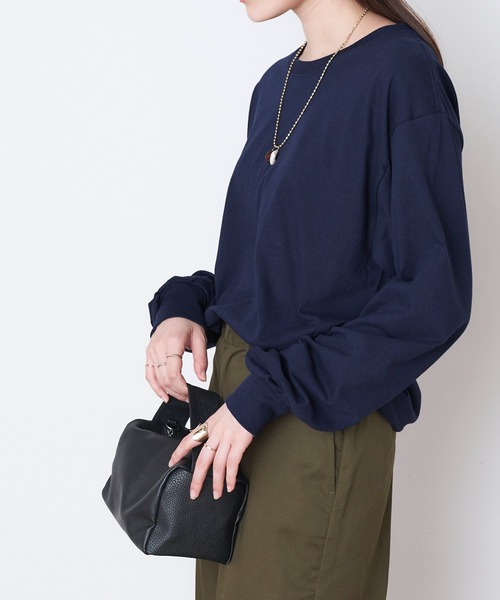 FRUIT OF THE LOOM（フルーツオブザルーム）の「【FRUIT OF THE LOOM フルーツオブザルーム】レディース オーバーサイズ クルーネック 長袖 Tシャツ（Tシャツ/カットソー・レディース・ホワイト/ブラック/チャコール/ブラウン系その他/ナチュラル/パープル/マルーン/ヘザーグレー/ネイビー・S/M/L）」の14枚目の写真