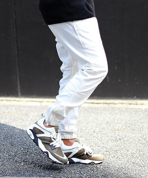 And A（アンドエー）の「イージーストレッチテイパード (GRAMICCI)（その他パンツ・メンズ・オフホワイト/ブラック/カーキ/ネイビー・MEDIUM/LARGE/SMALL）」の2枚目の写真