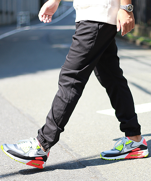 And A（アンドエー）の「イージーストレッチテイパード (GRAMICCI)（その他パンツ・メンズ・オフホワイト/ブラック/カーキ/ネイビー・MEDIUM/LARGE/SMALL）」の3枚目の写真