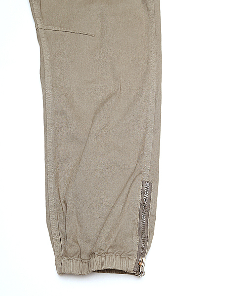 And A（アンドエー）の「イージーストレッチテイパード (GRAMICCI)（その他パンツ・メンズ・オフホワイト/ブラック/カーキ/ネイビー・MEDIUM/LARGE/SMALL）」の16枚目の写真