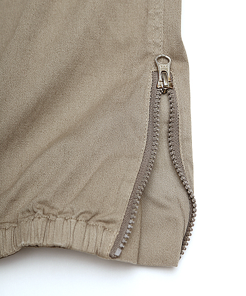 And A（アンドエー）の「イージーストレッチテイパード (GRAMICCI)（その他パンツ・メンズ・オフホワイト/ブラック/カーキ/ネイビー・MEDIUM/LARGE/SMALL）」の17枚目の写真