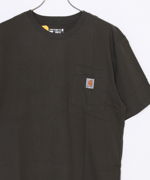 Carhartt（カーハート）の「carhartt　ポケット付き ワッペン 半袖Tシャツ（Tシャツ/カットソー・メンズ・ブラック/ヘザーグレー/ブルー系その他/ベージュ/ホワイト/ブラウン/チャコールグレー/グリーン/パープル系その他/ブラック系その他/ダークブルー/ネイビー/ゴールド系その他/ブルー系その他2/ブルー系その他3/レッド系その他/オレンジ系その他/グリーン系その他/コーラルピンク/グリーン系その他2/ブラウン系その他/グリーン系その他3/ブラウン系その他2/グリーン系その他4/ブルー系その他4/グレー系その他/コバルトブルー/ピンク系その他/オレンジ系その他2/グレー系その他2/ブルー系その他5/ライトグリーン/レッド系その他2/グリーン系その他5/オレンジ系その他3・M/L/S/XL/XXL）」の4枚目の写真