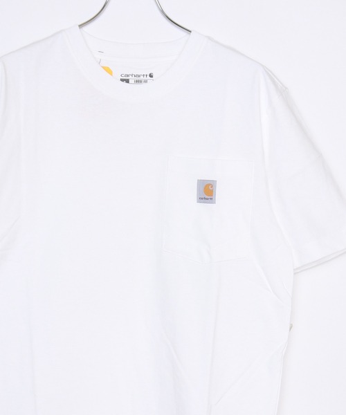 Carhartt（カーハート）の「carhartt　ポケット付き ワッペン 半袖Tシャツ（Tシャツ/カットソー・メンズ・ブラック/ヘザーグレー/ブルー系その他/ベージュ/ホワイト/ブラウン/チャコールグレー/グリーン/パープル系その他/ブラック系その他/ダークブルー/ネイビー/ゴールド系その他/ブルー系その他2/ブルー系その他3/レッド系その他/オレンジ系その他/グリーン系その他/コーラルピンク/グリーン系その他2/ブラウン系その他/グリーン系その他3/ブラウン系その他2/グリーン系その他4/ブルー系その他4/グレー系その他/コバルトブルー/ピンク系その他/オレンジ系その他2/グレー系その他2/ブルー系その他5/ライトグリーン/レッド系その他2/グリーン系その他5/オレンジ系その他3・M/L/S/XL/XXL）」の2枚目の写真