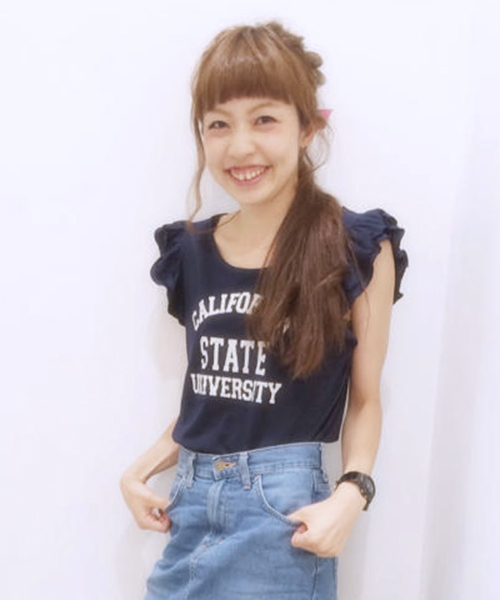 DISCOAT（ディスコート）の「【Discoat】肩フリルロゴT（Tシャツ/カットソー・レディース・オフホワイト/カーキ/ネイビー・ﾌﾘ-）」の3枚目の写真