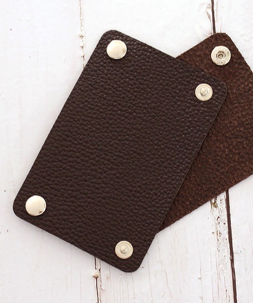 PARKS TOKYO SELECT(パークストウキョウセレクト)の「【luminio/ルミニーオ】(KST)ハンドルカバー・Sサイズ(ハンドバッグ・メンズ・ブラウン系その他/グレー系その他2/ベージュ系その他3/レッド系その他2/ブルー系その他/ブラウン系その他3/ブラック系その他2/ブラウン系その他4/ベージュ系その他6/レッド系その他5/グレー系その他/ブラック系その他6/ベージュ系その他/ブラウン系その他2/ベージュ系その他4/レッド系その他3/ベージュ系その他5/レッド系その他4/ブラック系その他/ブラック系その他5/ブラウン系その他7/ブラウン/ブラック系その他4/ブラウン系その他6/ダークブラウン/ブラック系その他3/ブラウン系その他5/ベージュ系その他2/ブルー系その他3/グリーン系その他6/グリーン系その他4/レッド系その他6/グリーン系その他5/グレー系その他3/レッド系その他/ブルー系その他2・SMALL)」の1枚目の写真