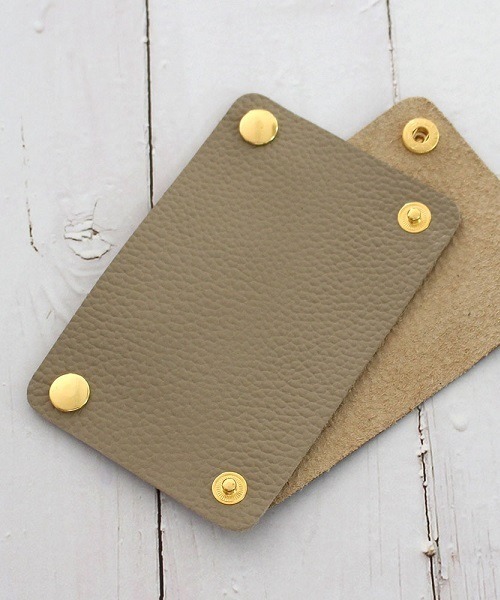 PARKS TOKYO SELECT(パークストウキョウセレクト)の「【luminio/ルミニーオ】(KST)ハンドルカバー・Sサイズ(ハンドバッグ・メンズ・ブラウン系その他/グレー系その他2/ベージュ系その他3/レッド系その他2/ブルー系その他/ブラウン系その他3/ブラック系その他2/ブラウン系その他4/ベージュ系その他6/レッド系その他5/グレー系その他/ブラック系その他6/ベージュ系その他/ブラウン系その他2/ベージュ系その他4/レッド系その他3/ベージュ系その他5/レッド系その他4/ブラック系その他/ブラック系その他5/ブラウン系その他7/ブラウン/ブラック系その他4/ブラウン系その他6/ダークブラウン/ブラック系その他3/ブラウン系その他5/ベージュ系その他2/ブルー系その他3/グリーン系その他6/グリーン系その他4/レッド系その他6/グリーン系その他5/グレー系その他3/レッド系その他/ブルー系その他2・SMALL)」の9枚目の写真