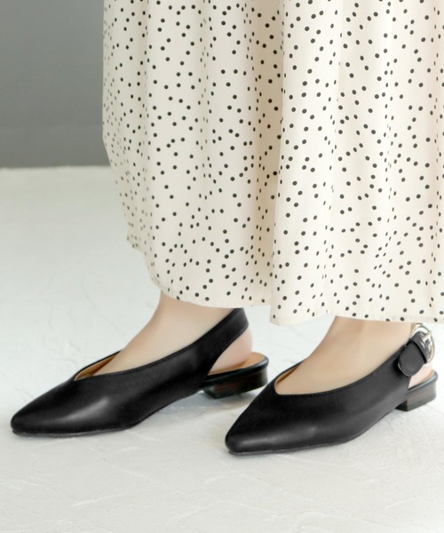 SOROTTO(ソロット)の「バックバンド フラットパンプス(パンプス・レディース・シルバー/ブラウン系その他/ホワイト系その他/ブラック・M/LL/L/S)」の3枚目の写真