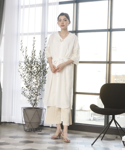 VIVIAN（ヴィヴィアン）の「スクエアトゥ華奢クロスストラップデザインサンダル（サンダル・レディース・ホワイト/ブラック/キャメル/パイソン/ベージュ系その他6/グレー系その他7/ダークブラウン・S/M/L/LL）」の14枚目の写真