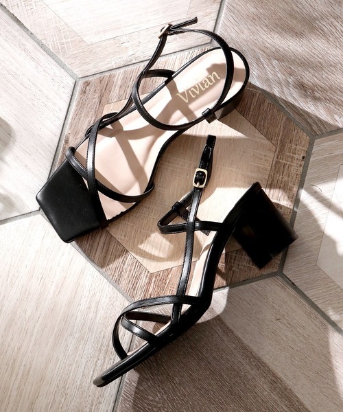 VIVIAN（ヴィヴィアン）の「スクエアトゥ華奢クロスストラップデザインサンダル（サンダル・レディース・ホワイト/ブラック/キャメル/パイソン/ベージュ系その他6/グレー系その他7/ダークブラウン・S/M/L/LL）」の8枚目の写真