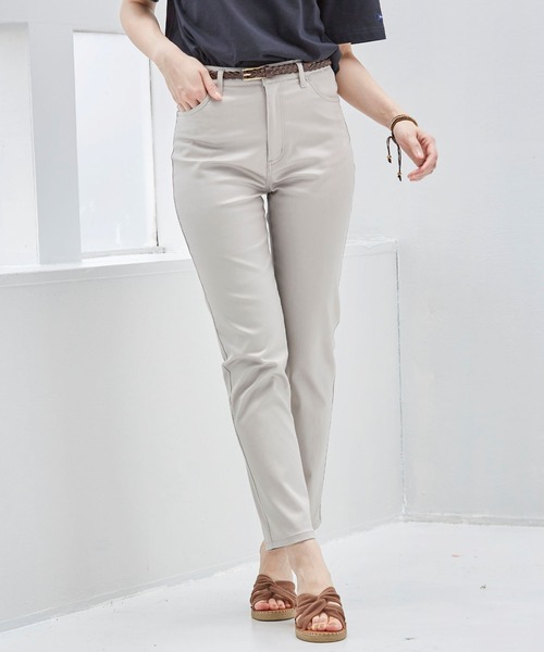 BELLUNA PLUS（ベルーナ）の「ヒンヤリ速乾綿サテンストレッチカラーパンツ股下７４cm（その他パンツ・レディース・コーラル/オフホワイト/ブラック/ライトベージュ/グレー系その他/モカ/ミント/イエロー/ラベンダー/アイボリー/セージグリーン/コーラルピンク/エメラルド/ライトイエロー/グリーン系その他・SMALL/MEDIUM/LARGE/X-LARGE）」の5枚目の写真