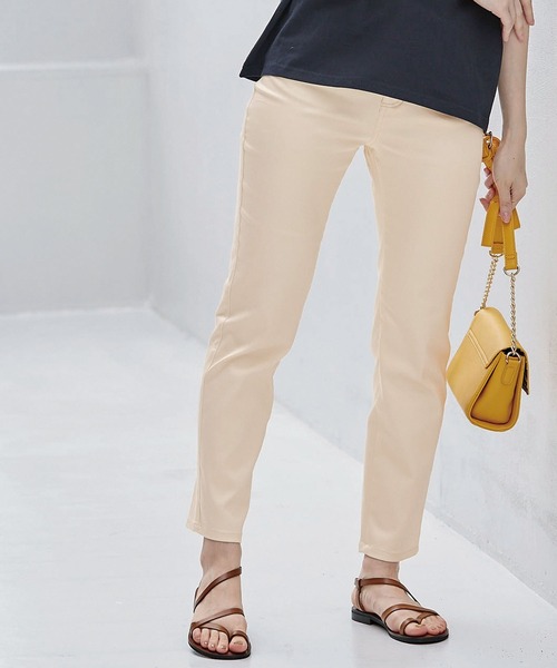 BELLUNA PLUS（ベルーナ）の「ヒンヤリ速乾綿サテンストレッチカラーパンツ股下７４cm（その他パンツ・レディース・コーラル/オフホワイト/ブラック/ライトベージュ/グレー系その他/モカ/ミント/イエロー/ラベンダー/アイボリー/セージグリーン/コーラルピンク/エメラルド/ライトイエロー/グリーン系その他・SMALL/MEDIUM/LARGE/X-LARGE）」の7枚目の写真