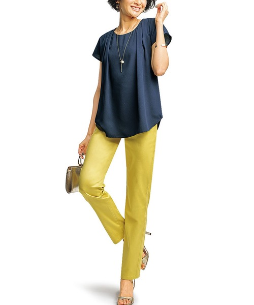 BELLUNA PLUS（ベルーナ）の「ヒンヤリ速乾綿サテンストレッチカラーパンツ股下７４cm（その他パンツ・レディース・コーラル/オフホワイト/ブラック/ライトベージュ/グレー系その他/モカ/ミント/イエロー/ラベンダー/アイボリー/セージグリーン/コーラルピンク/エメラルド/ライトイエロー/グリーン系その他・SMALL/MEDIUM/LARGE/X-LARGE）」の18枚目の写真