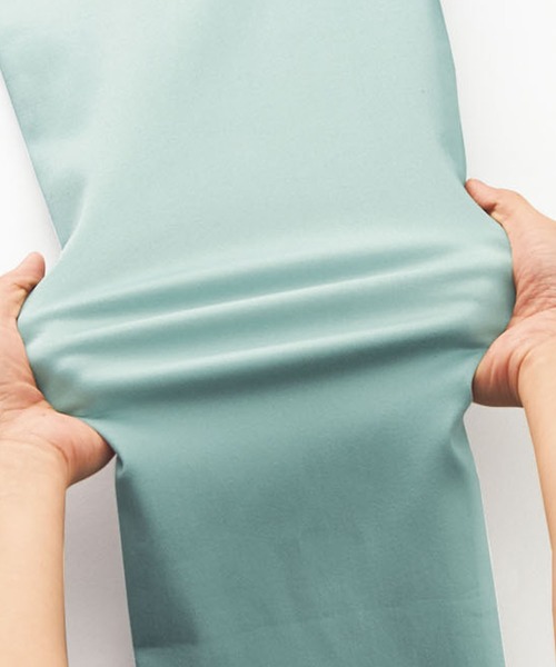 BELLUNA PLUS（ベルーナ）の「ヒンヤリ速乾綿サテンストレッチカラーパンツ股下７４cm（その他パンツ・レディース・コーラル/オフホワイト/ブラック/ライトベージュ/グレー系その他/モカ/ミント/イエロー/ラベンダー/アイボリー/セージグリーン/コーラルピンク/エメラルド/ライトイエロー/グリーン系その他・SMALL/MEDIUM/LARGE/X-LARGE）」の16枚目の写真