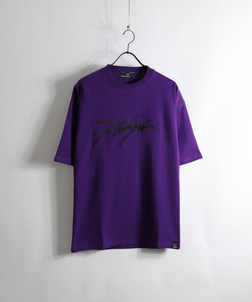 ILL'S(イルズ)の「ILL'S / イルズ 筆記ロゴTシャツ(Tシャツ/カットソー・メンズ・ホワイト/ベージュ/パープル/ブラック・M/L)」の1枚目の写真