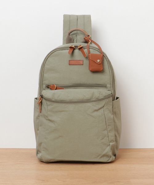 toleur(トーラ)の「【toleur】リンクルナイロンC/カウレザーリュック/11705(バックパック/リュック・レディース・ライトグレー/ブラック/カーキ・FREE)」の2枚目の写真