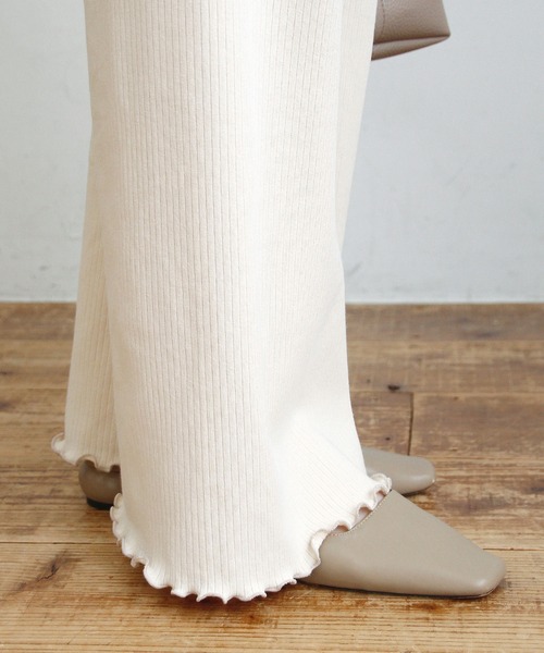 Crisp（クリスプ）の「リブメロウフレアパンツ（その他パンツ・レディース・アイボリー/ピンクベージュ・FREE）」の18枚目の写真