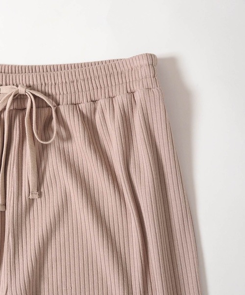 Crisp（クリスプ）の「リブメロウフレアパンツ（その他パンツ・レディース・アイボリー/ピンクベージュ・FREE）」の17枚目の写真