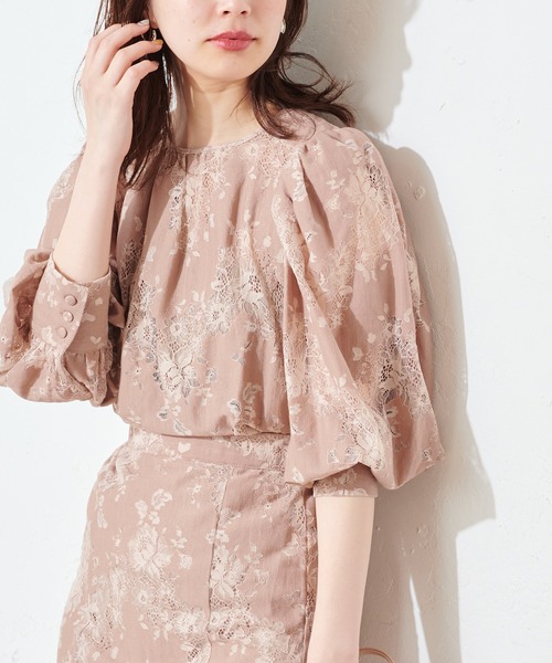 natural couture（ナチュラルクチュール）の「配色レースパフブラウス（シャツ/ブラウス・レディース・ピンク/オレンジ系その他/グレイッシュベージュ・FREE）」の3枚目の写真