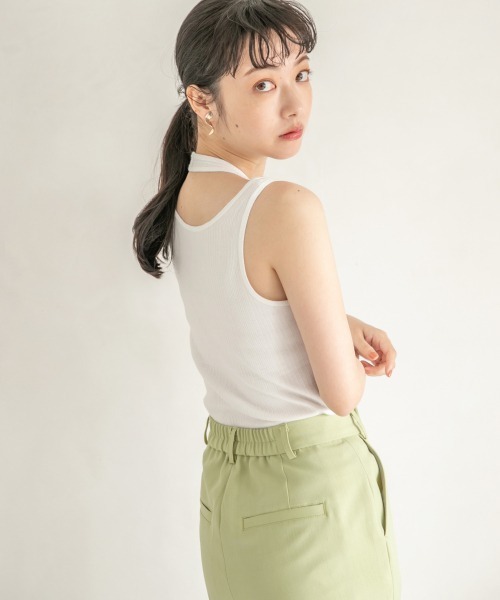 LOWRYS FARM(ローリーズファーム)の「レイヤードホルターネックタンク 941327(キャミソール・レディース・チャコールグレー/ベージュ/オフホワイト・FREE)」の6枚目の写真