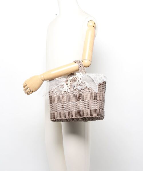 m.soeur（エムスール）の「【ZOZO限定】スズランレースのメルカドバッグ＊（ハンドバッグ・レディース・ベージュ/グレー・FREE）」の4枚目の写真