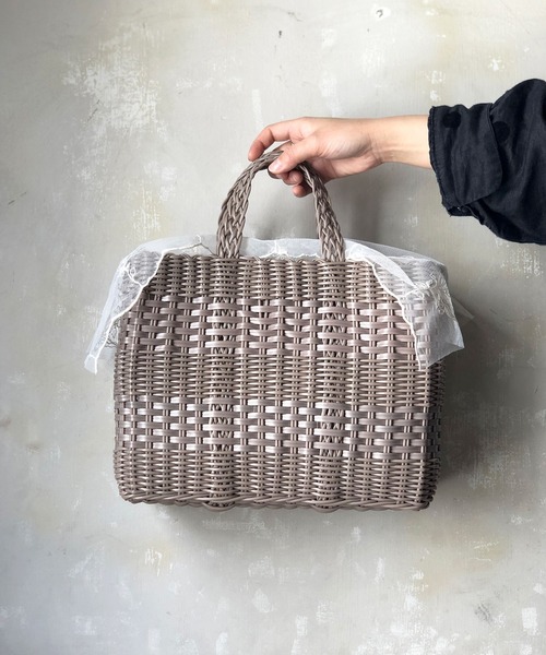 m.soeur（エムスール）の「【ZOZO限定】スズランレースのメルカドバッグ＊（ハンドバッグ・レディース・ベージュ/グレー・FREE）」の3枚目の写真