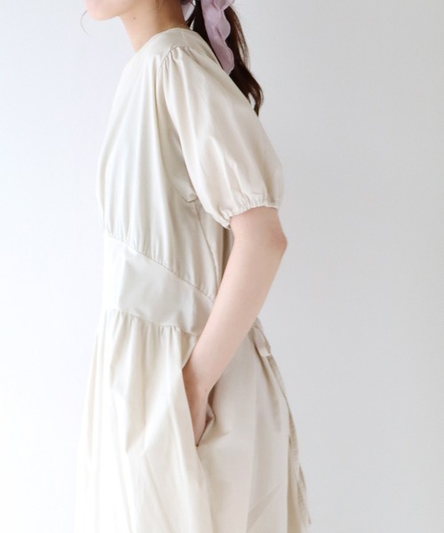 BLUEEAST（ブルーイースト）の「リボン付きパフスリーブワンピース（ワンピース・レディース・ピンク/ブルーグリーン/ベージュ・MEDIUM）」の9枚目の写真