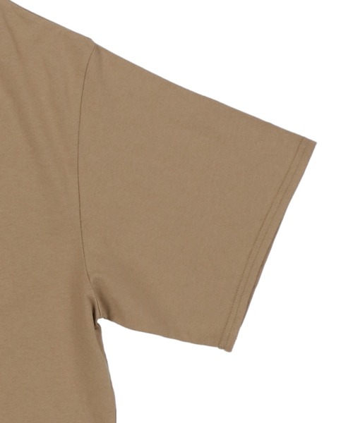 SPINNS（スピンズ）の「【ゆったりシルエット】サイドスリットデザイン 無地ビッグTシャツ（Tシャツ/カットソー・レディース・チャコール/ベージュ/ブラック/カーキ/オフホワイト/モカ・ONESIZE）」の19枚目の写真