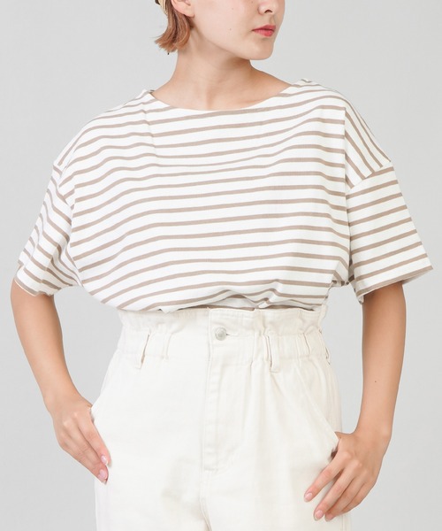 SPINNS（スピンズ）の「【ゆったりシルエット】ボーダー半袖カットソー（Tシャツ/カットソー・レディース・ブラック×ホワイト/グレイッシュベージュ/ネイビー・ONESIZE）」の2枚目の写真