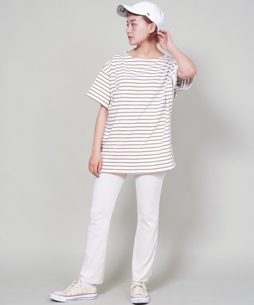 SPINNS（スピンズ）の「【ゆったりシルエット】ボーダー半袖カットソー（Tシャツ/カットソー・レディース・ブラック×ホワイト/グレイッシュベージュ/ネイビー・ONESIZE）」の17枚目の写真