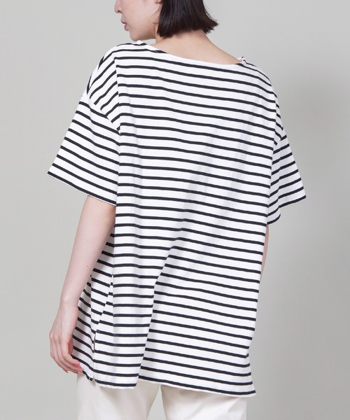 SPINNS（スピンズ）の「【ゆったりシルエット】ボーダー半袖カットソー（Tシャツ/カットソー・レディース・ブラック×ホワイト/グレイッシュベージュ/ネイビー・ONESIZE）」の15枚目の写真