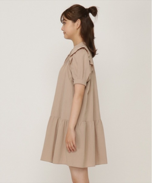 REDYAZEL（レディアゼル）の「ラッフルショルダーミニワンピース（ワンピース・レディース・ベージュ/グリーン/ネイビー・SMALL/MEDIUM）」の12枚目の写真