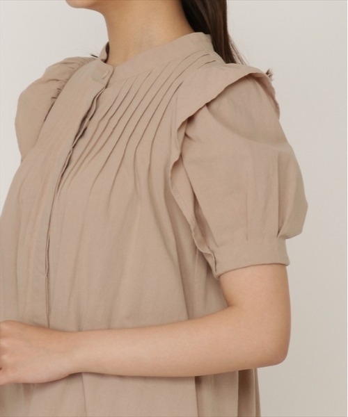 REDYAZEL（レディアゼル）の「ラッフルショルダーミニワンピース（ワンピース・レディース・ベージュ/グリーン/ネイビー・SMALL/MEDIUM）」の15枚目の写真