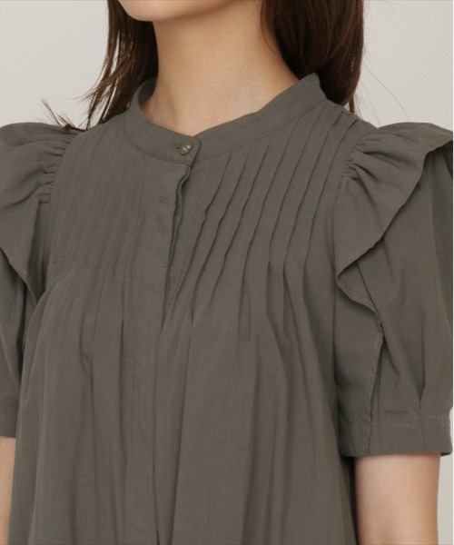 REDYAZEL（レディアゼル）の「ラッフルショルダーミニワンピース（ワンピース・レディース・ベージュ/グリーン/ネイビー・SMALL/MEDIUM）」の21枚目の写真