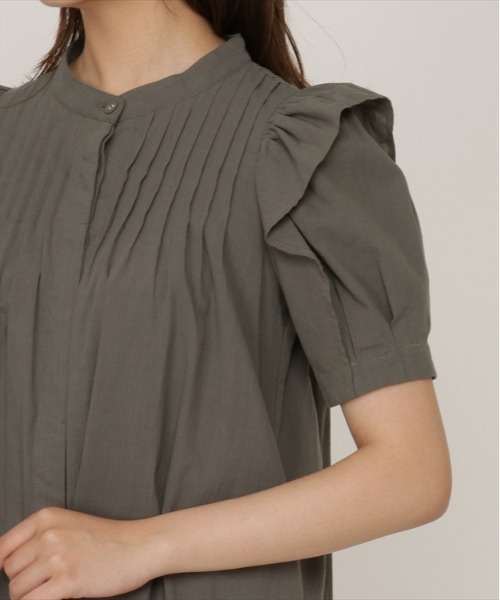 REDYAZEL（レディアゼル）の「ラッフルショルダーミニワンピース（ワンピース・レディース・ベージュ/グリーン/ネイビー・SMALL/MEDIUM）」の22枚目の写真