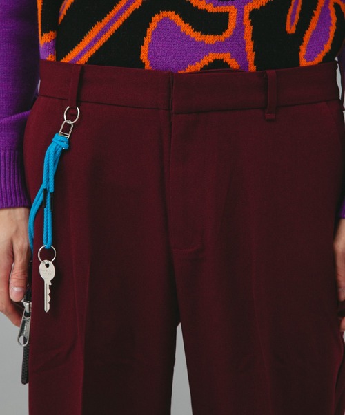 VIKTOR&ROLF（ヴィクター&ロルフ）の「VIKTOR&ROLF(ヴィクター＆ロルフ)カスタムキークロップドパンツ/CUSTOM KEY TROUSERS（その他パンツ・メンズ・バーガンディー・46/48/50）」の5枚目の写真