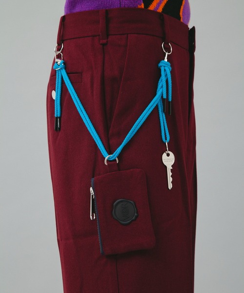 VIKTOR&ROLF（ヴィクター&ロルフ）の「VIKTOR&ROLF(ヴィクター＆ロルフ)カスタムキークロップドパンツ/CUSTOM KEY TROUSERS（その他パンツ・メンズ・バーガンディー・46/48/50）」の6枚目の写真
