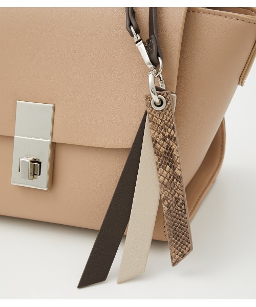 AZUL by moussy（アズールバイマウジー）の「CHARM SET HAND BAG