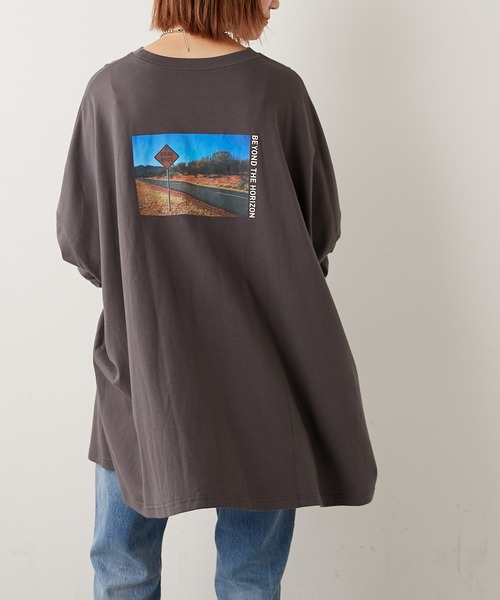 CIAOPANIC TYPY（チャオパニックティピー）の「バックフォトスーパーBIGチュニックTee（Tシャツ/カットソー・レディース・チャコールグレー/オフホワイト/オレンジ/グレー系その他・ONE SIZE）」の11枚目の写真