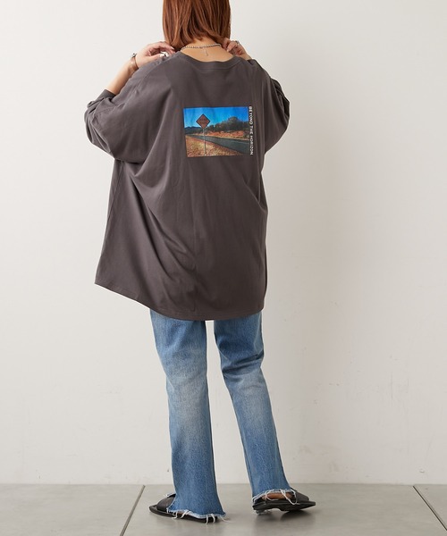 CIAOPANIC TYPY（チャオパニックティピー）の「バックフォトスーパーBIGチュニックTee（Tシャツ/カットソー・レディース・チャコールグレー/オフホワイト/オレンジ/グレー系その他・ONE SIZE）」の5枚目の写真