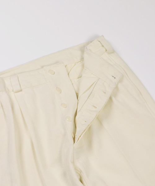 FIDELITY（フィデリティ）の「2-TUCK CHINO TROUSERS / 2タックチノトラウザーズ（チノパンツ・メンズ・キナリ/ブラック/ベージュ・MEDIUM/LARGE/X-LARGE）」の10枚目の写真