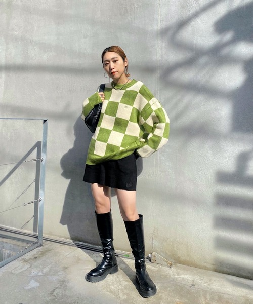 WHO'S WHO gallery（フーズフーギャラリー）の「チェッカー／ボーダー切り替えビッグニット（ニット/セーター・レディース・ブラック/パープル/ブラウン/サックスブルー/ライム/ホワイト×ブルー/ホワイト×ライム・FREE）」の16枚目の写真