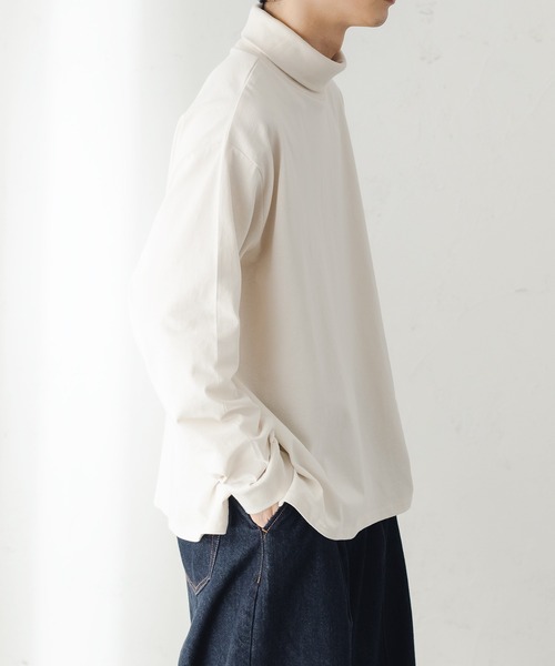 epnok(エプノック)の「タートルネックルーズロンT(Tシャツ/カットソー・メンズ・ブラック/ナチュラル/グレイッシュベージュ・SMALL/MEDIUM/LARGE)」の5枚目の写真